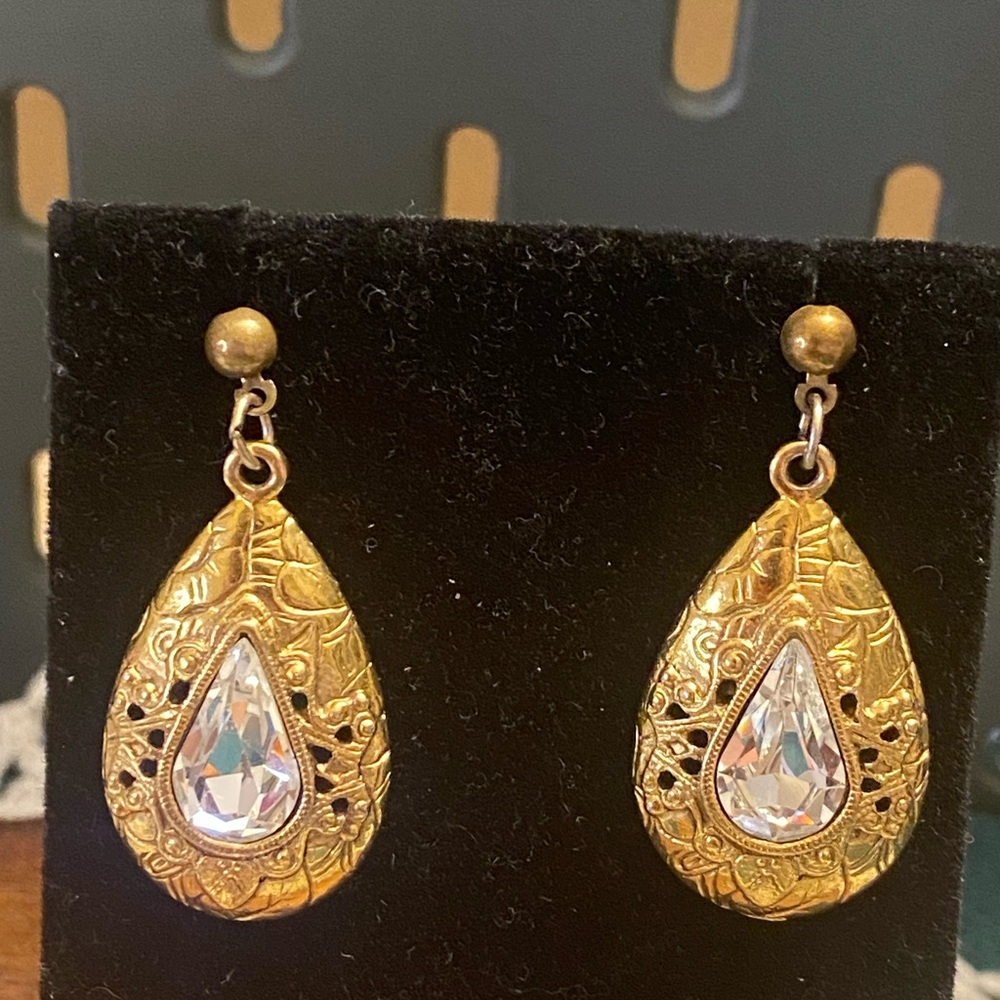 Vintage 1928 Gold Tone and Crystal Drop Post Earrings J040